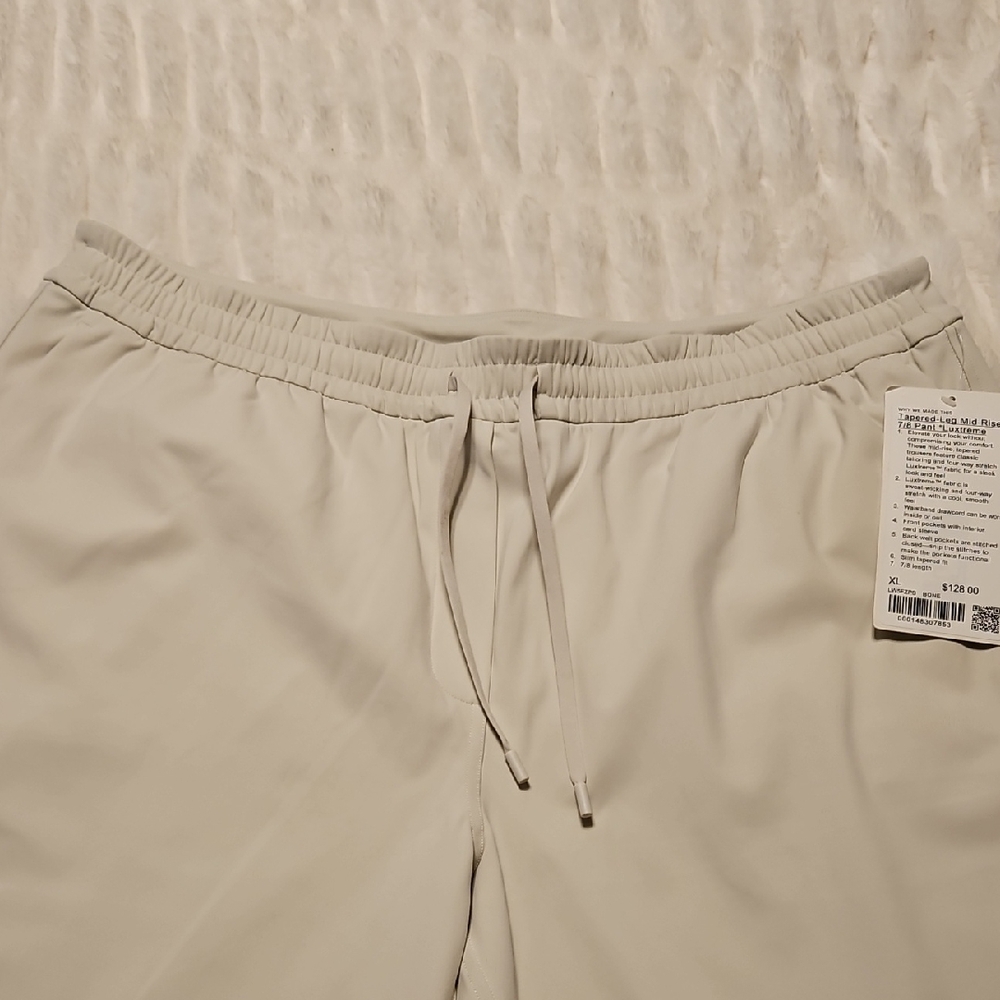 Lululemon Athletica Cream Ankle Pants